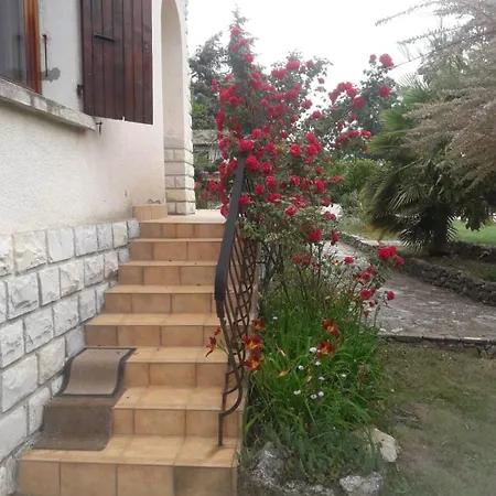 New - Vacation Villa, Pool & Private Parking Saint-Étienne-les-Orgues